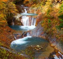 西沢渓谷・七ツ釜五段の滝の紅葉