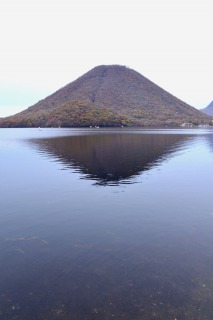 榛名湖の紅葉と榛名山